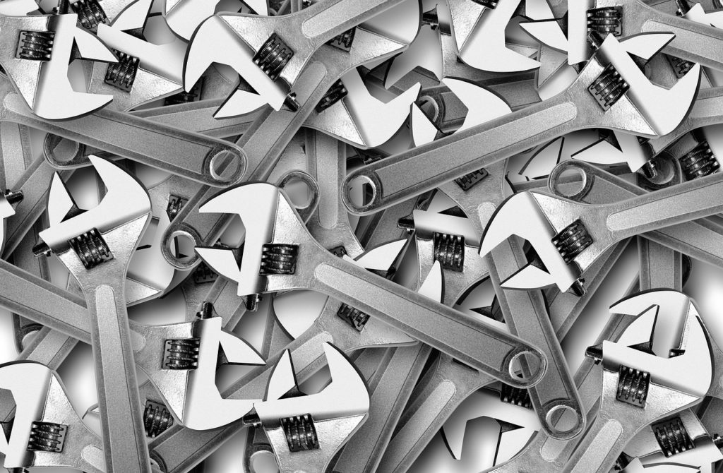 adjustable-wrench-1659780_1280